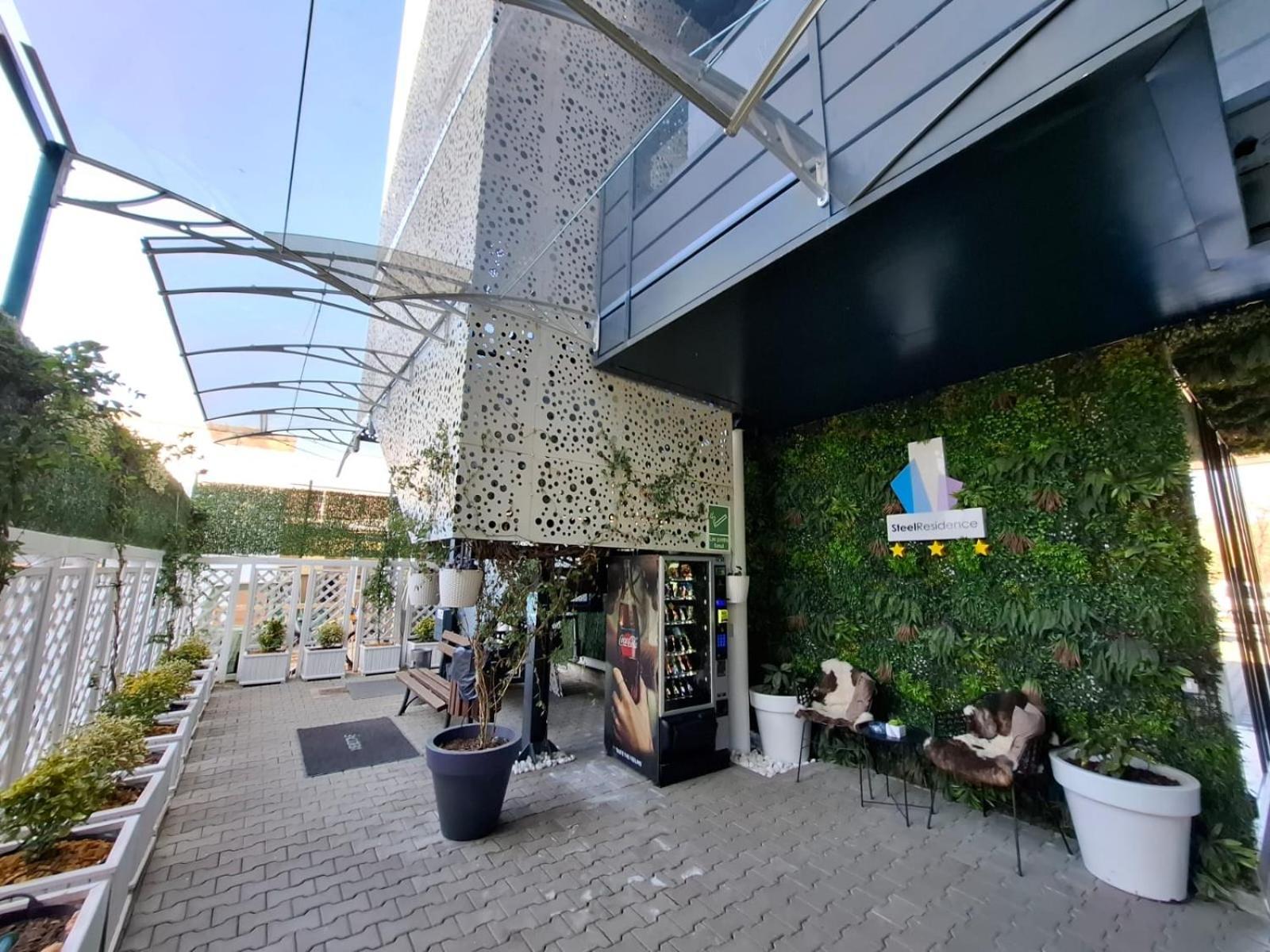 Steel Residence- Tesla Drive Experience Hotel de apartamente 3*