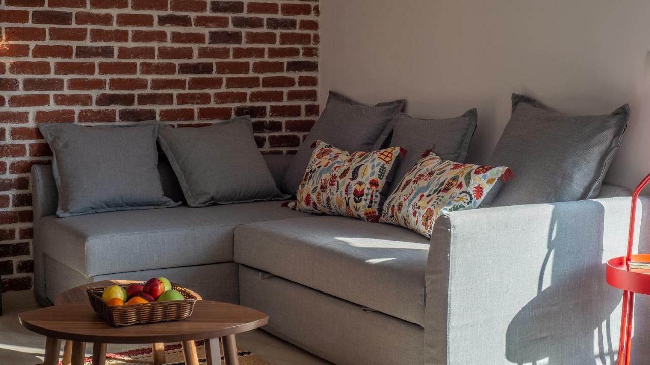 Steel Residence- Tesla Drive Experience Hotel de apartamente 3*